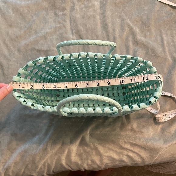 Teal Plastic Woven Tote 💗 - Picture 5 of 7